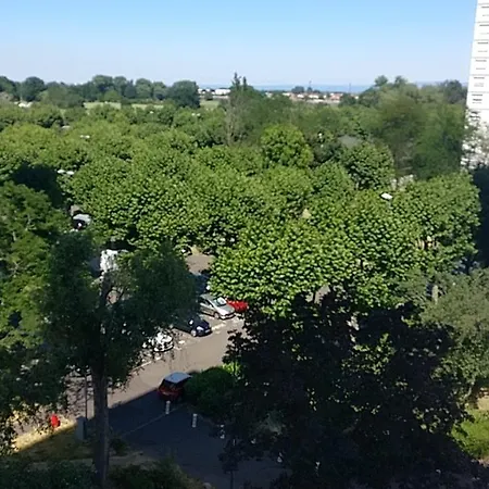 Sawaddee Apartament *