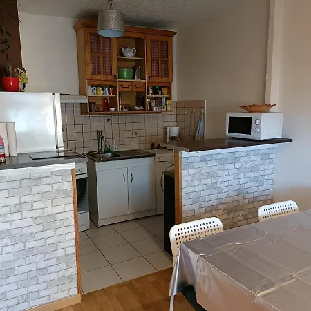Sawaddee Apartment *